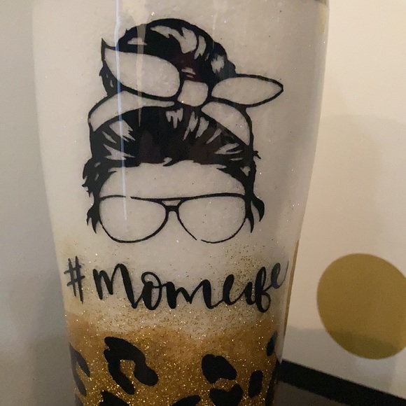 #momlife 32 oz tumbler custom - Picture 2 of 5